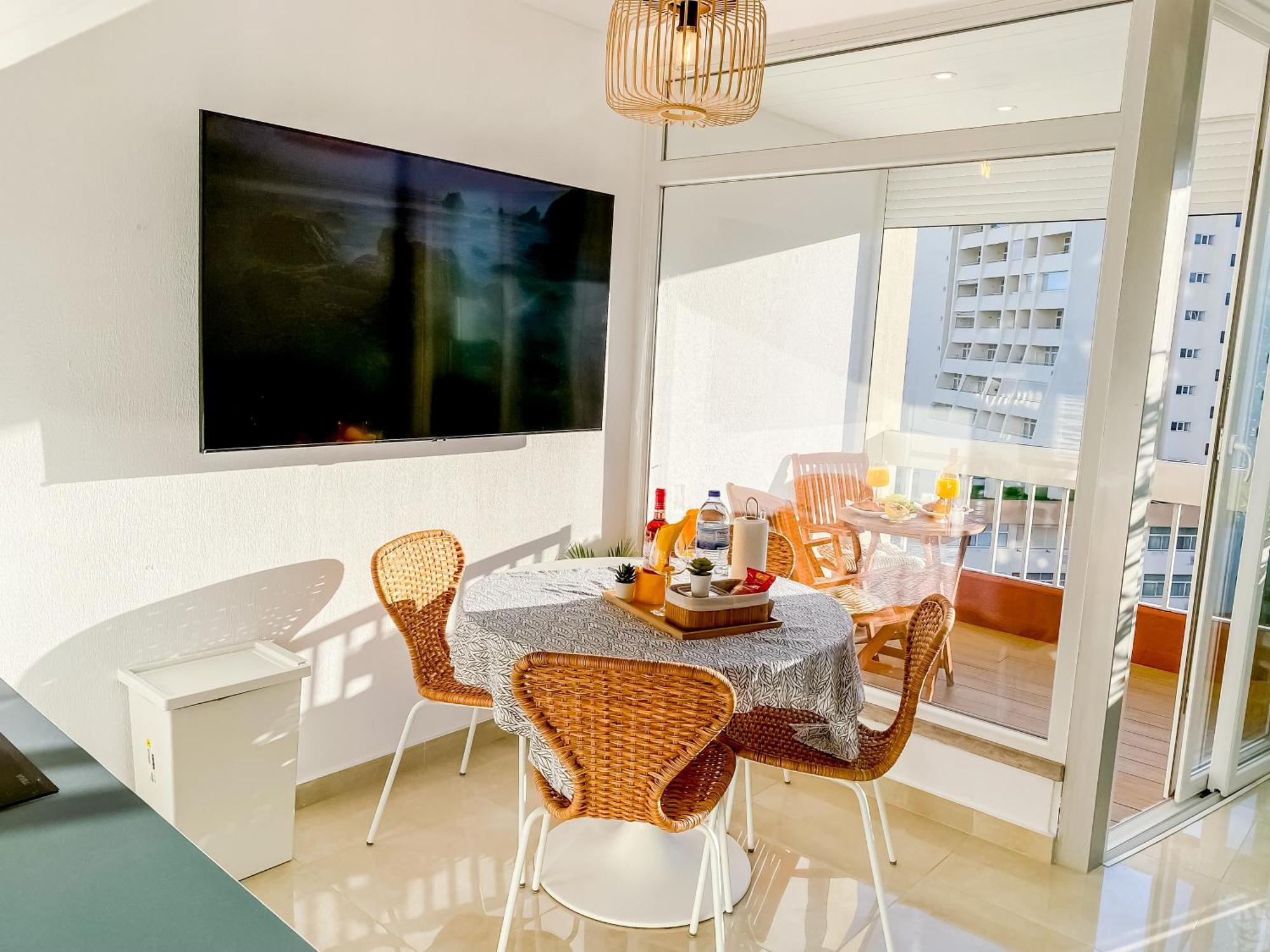 Luxury 2 Min Beach With Balcony, Ocean View, Wifi, Ac, Smarttv Portimão Exteriér fotografie